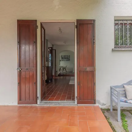 Bianca Lierna Βίλα *