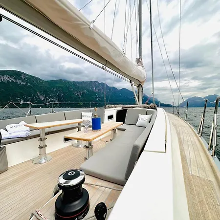 Bianca Lierna Villa *