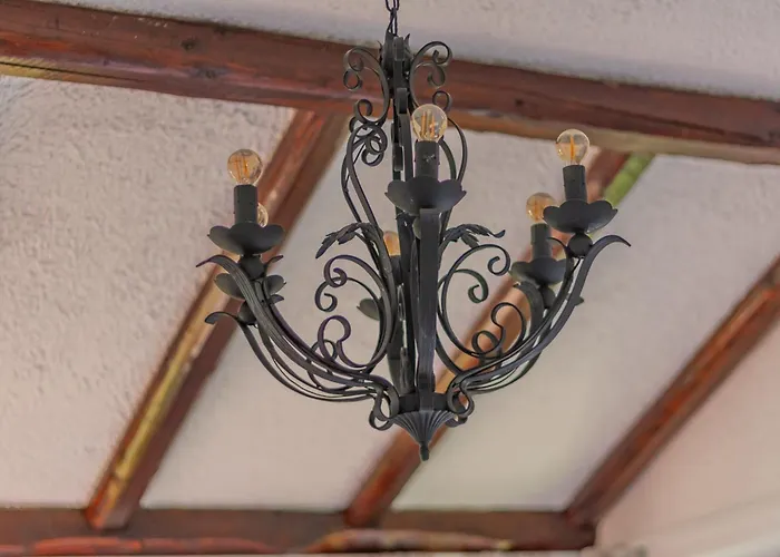 Bianca Lierna Villa *