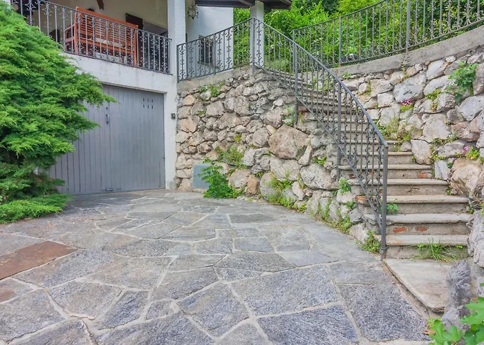 Bianca Lierna Villa *