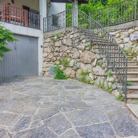 Bianca Lierna Villa *